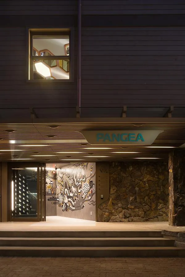 Pangea Pod Hotel Whistler Capsulehotel